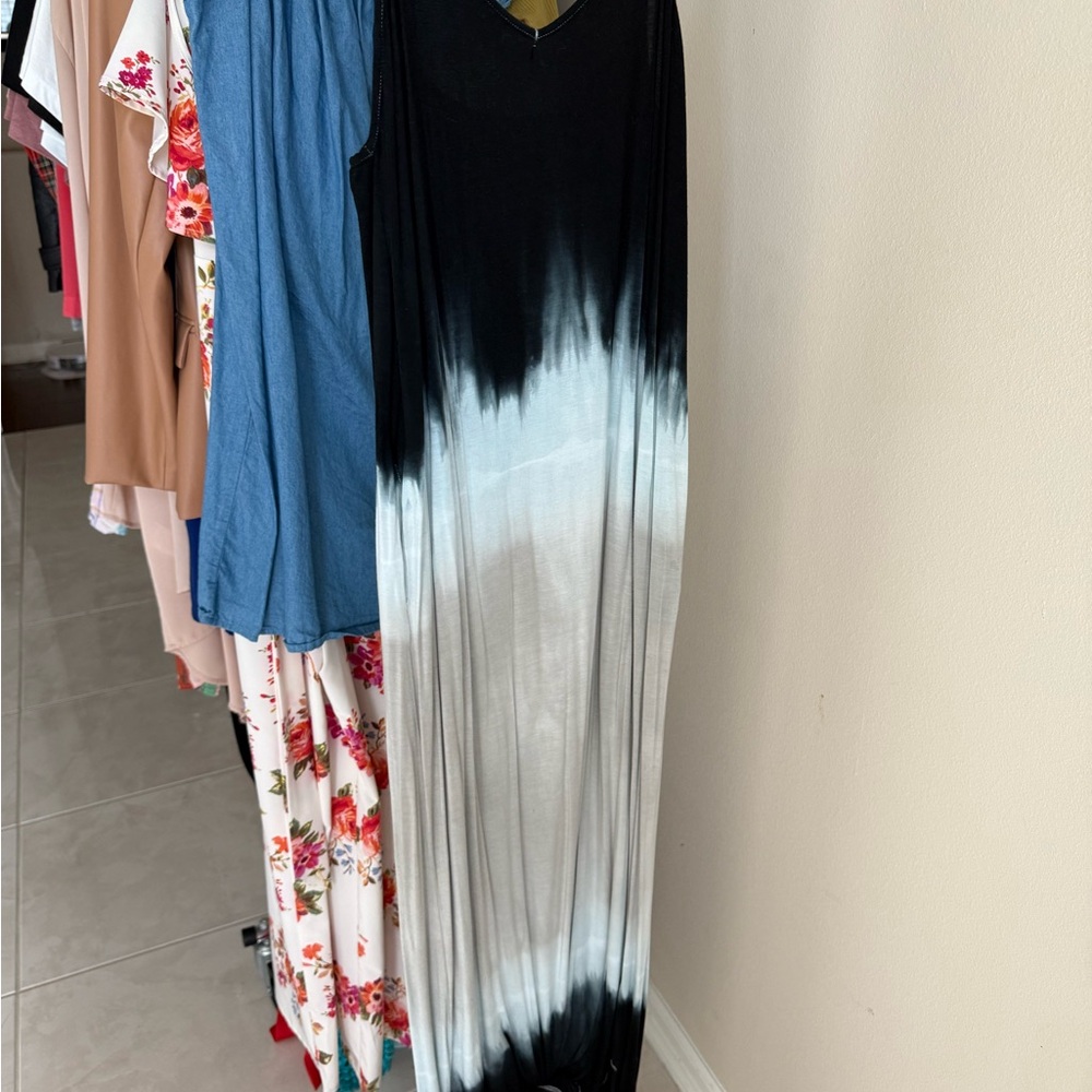 Elegant Black and White Ombre Skirt